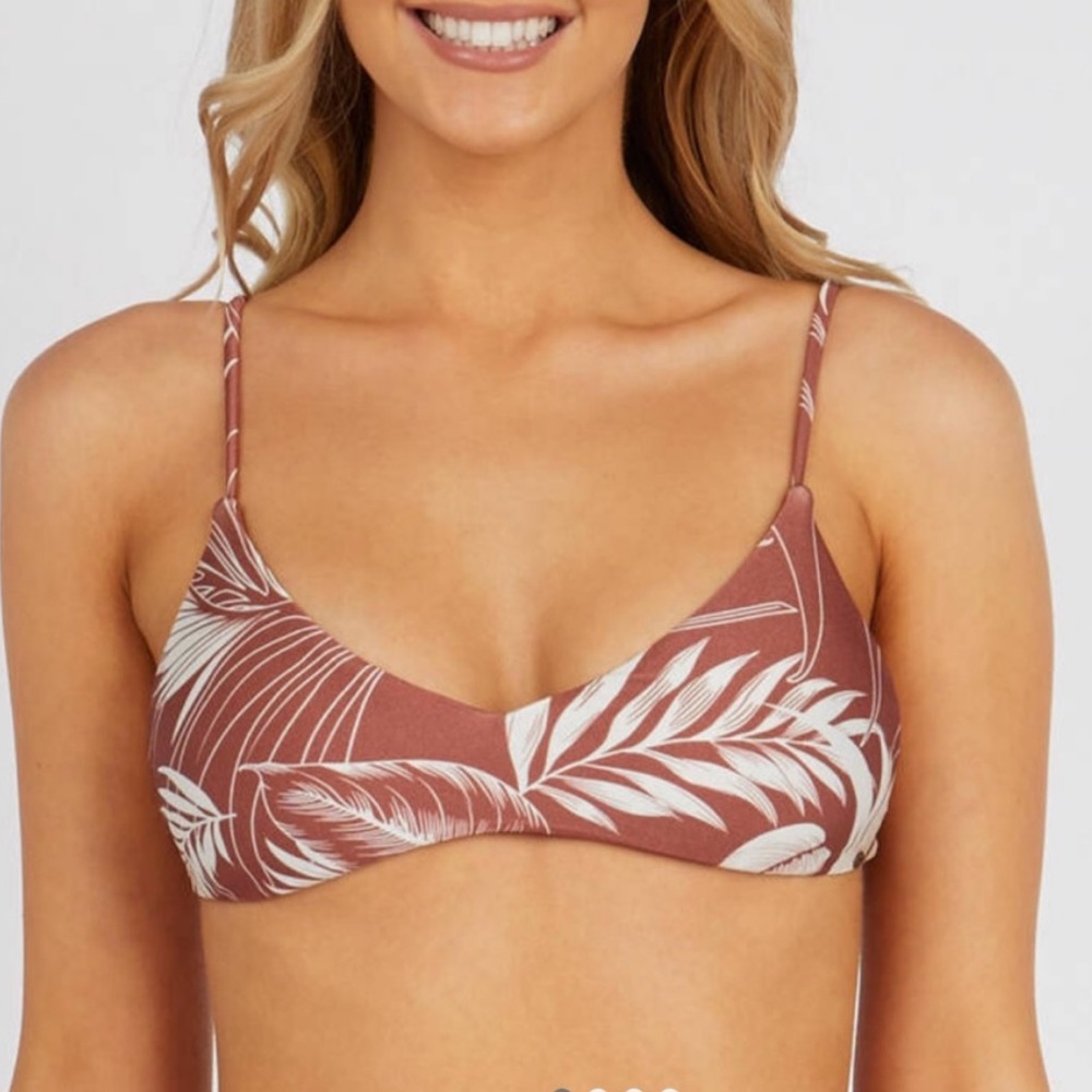 COPY - O’NEILL Karmen Brallete Bikini Top size Large NWOT